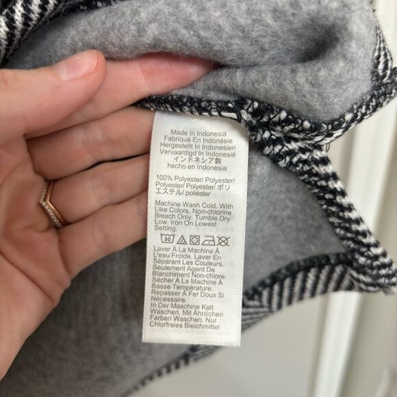 J. Crew Factory Long-Sleeve Funnelneck Pullover in Black and White Herringbone S - Picture 6 of 7